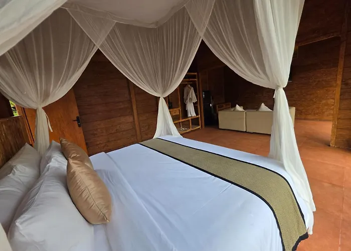 Ayuning Private Villa *