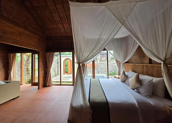 Ayuning Private Villa
